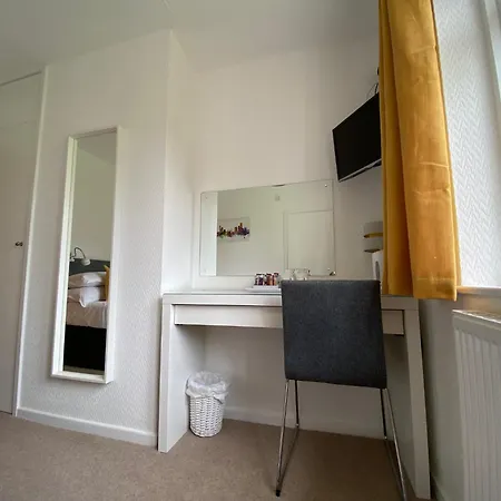 Old Farm 3* Birmingham
