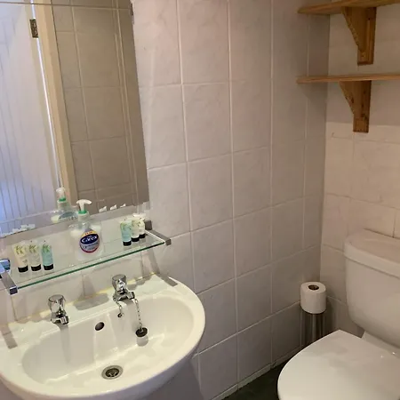 Old Farm Hotel 3*