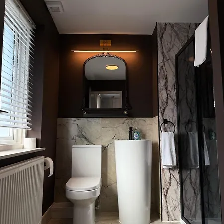 Old Farm Hotel 3*