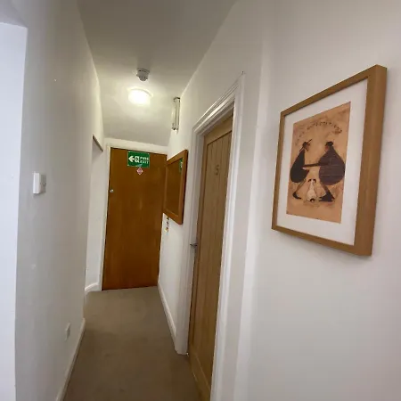 Old Farm Hotel 3*